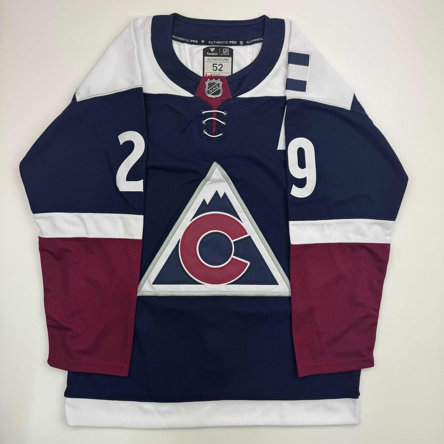 Autographed/Signed Nathan MacKinnon Colorado Avalanche Authentic Blue Hockey Jersey Fanatics COA