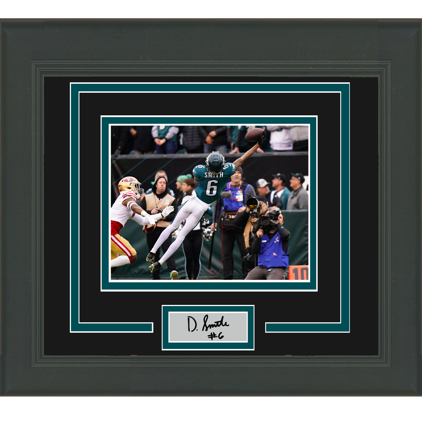 Framed DeVonta Smith NFC Championship Catch vs 49ers Facsimile Laser Engraved Signature Auto Philadelphia Eagles 11x14 Football Photo