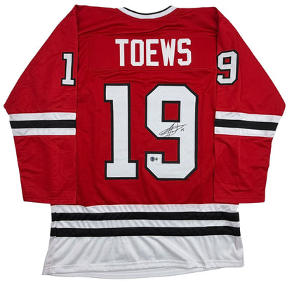 Autographed/Signed Jonathan Toews Chicago Red Hockey Jersey Beckett BAS COA