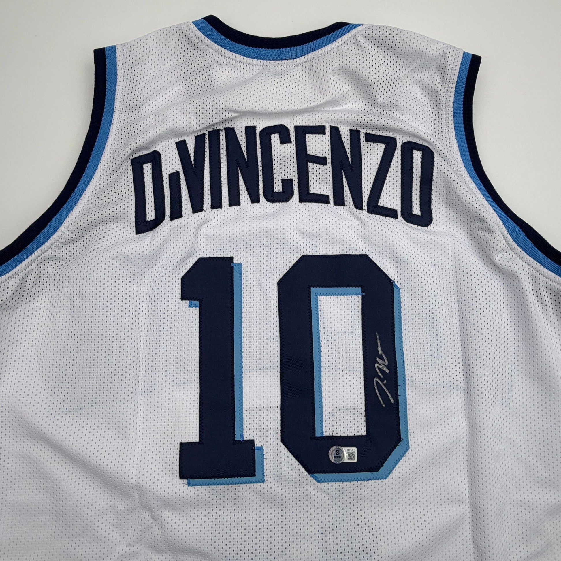 Autographed/Signed Donte DiVincenzo Villanova White College Basketball Jersey Beckett BAS COA
