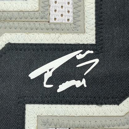 Downloaded image for product cmt80cjcm0l5opf08azz2shg8