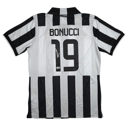 Autographed/Signed Leonardo Bonucci Juventus White Soccer Futbol Jersey Beckett BAS COA