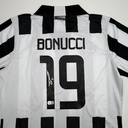 Autographed/Signed Leonardo Bonucci Juventus White Soccer Futbol Jersey Beckett BAS COA