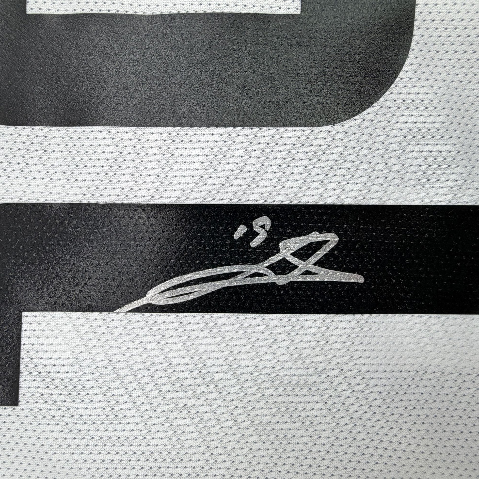 Autographed/Signed Leonardo Bonucci Juventus White Soccer Futbol Jersey Beckett BAS COA
