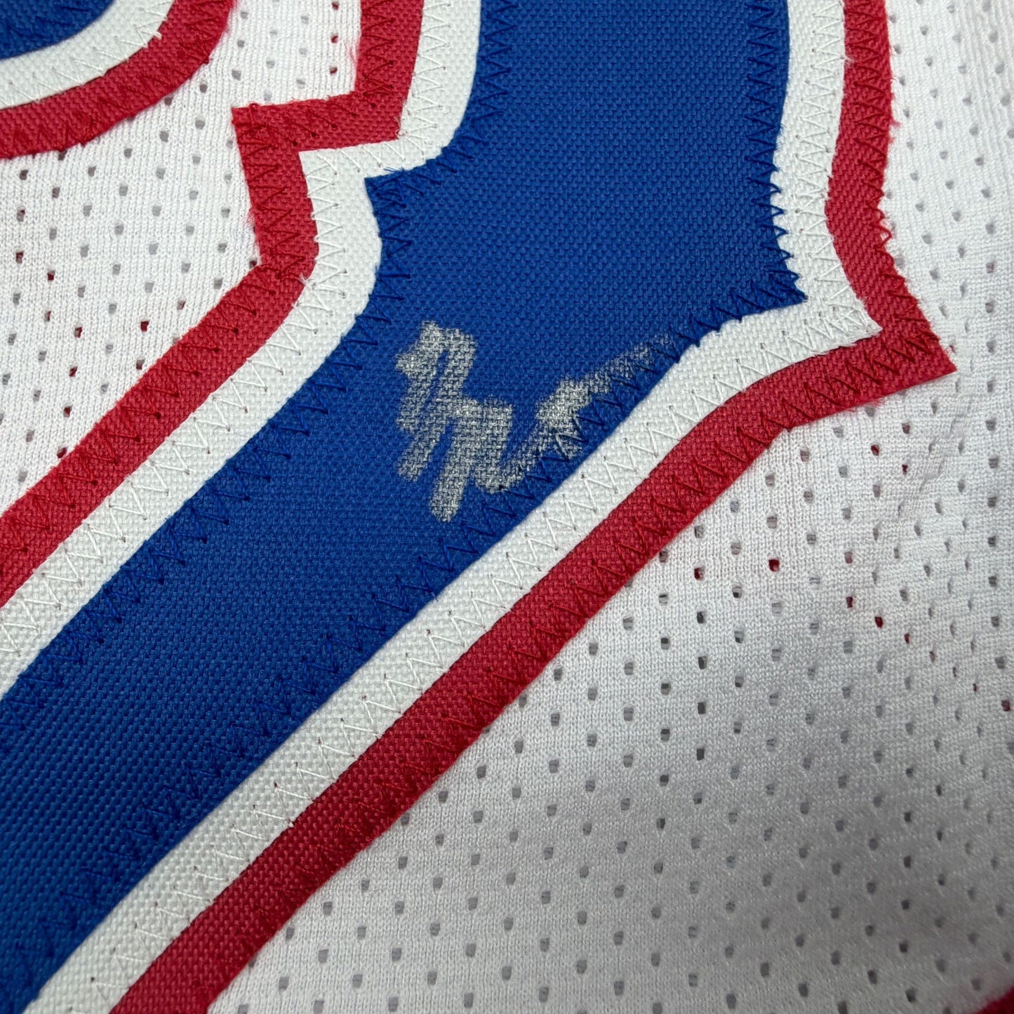 Autographed/Signed Darryn Peterson Kansas White College Basketball Jersey Beckett BAS COA