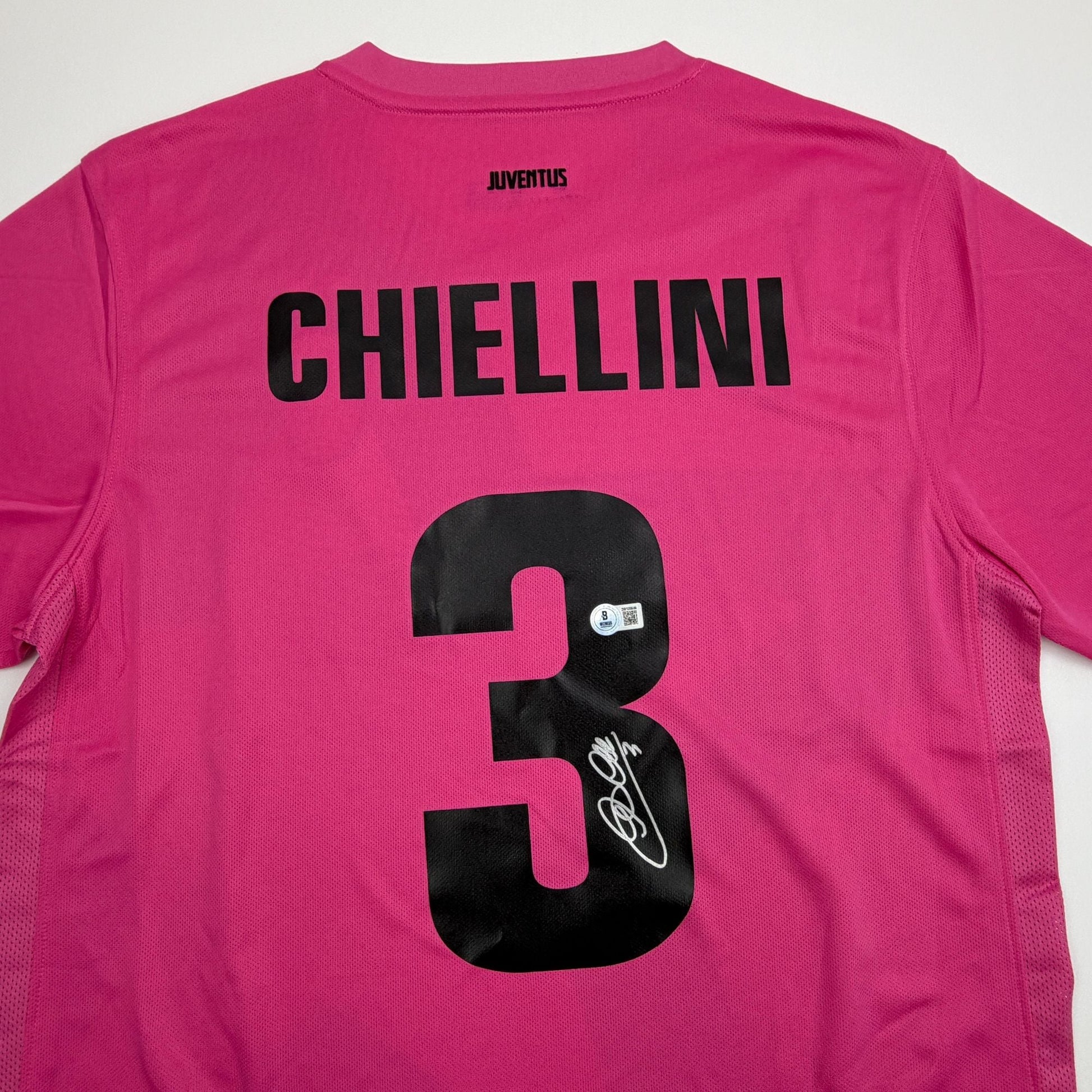 Autographed/Signed Giorgio Chiellini Juventus Pink Soccer Futbol Jersey Beckett BAS COA