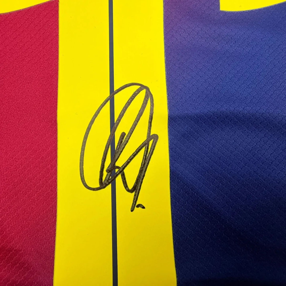 Framed Autographed/Signed Raphinha Raphael Belloli 35x39 FC Barcelona Blue #11 Soccer Jersey Beckett BAS COA