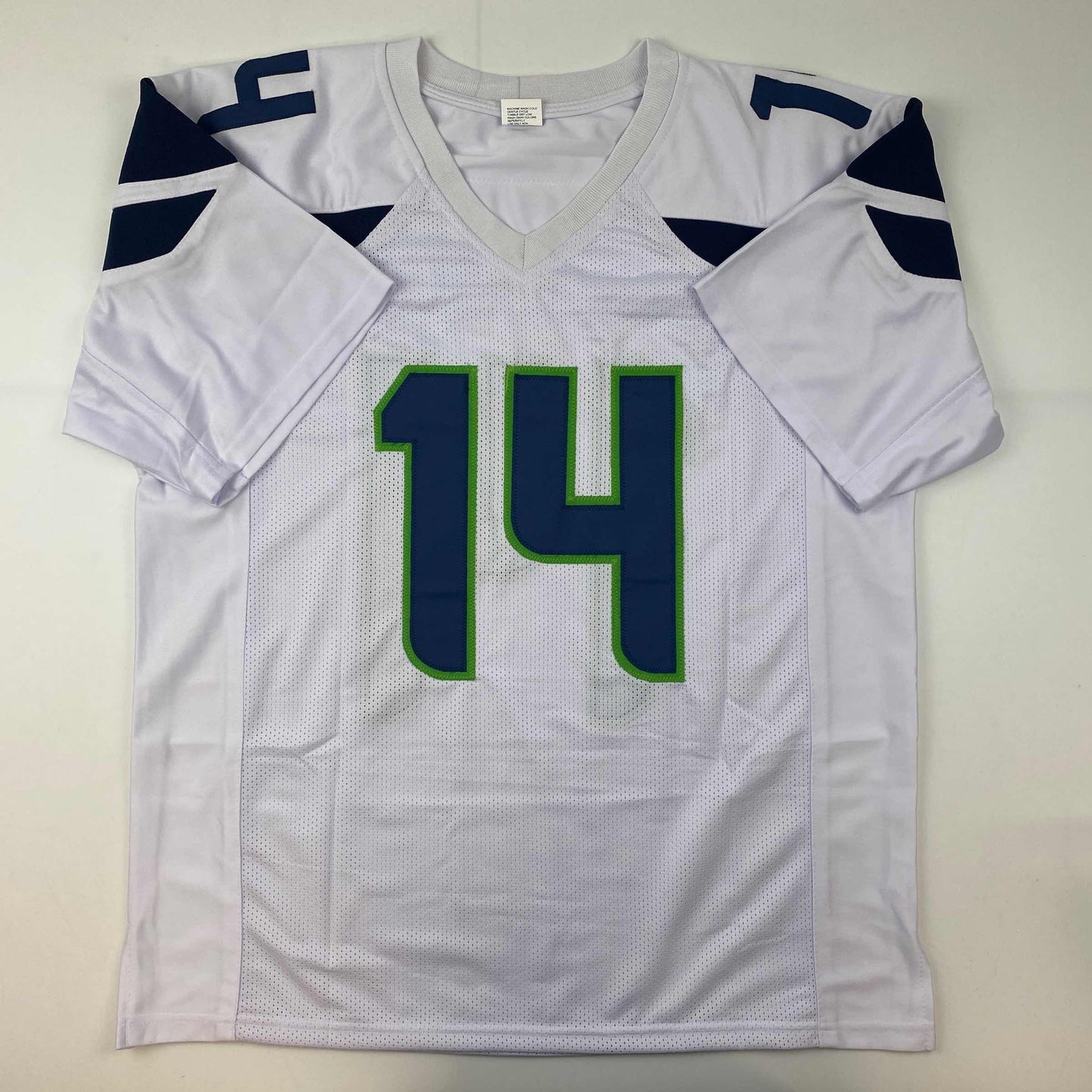 Facsimile Autographed D.K. DK Metcalf Seattle White Reprint Laser Auto Football Jersey Size Men's XL