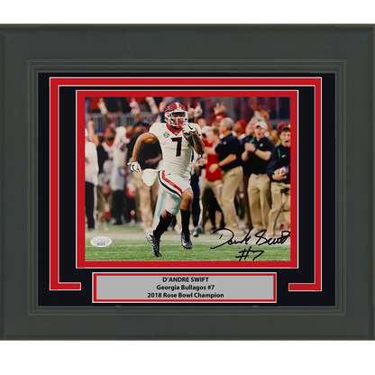 Framed Autographed/Signed D'Andre Swift Georgia Bulldogs 8x10 College Football Photo JSA COA #7