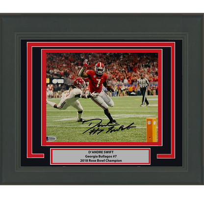 Framed Autographed/Signed D'Andre Swift Georgia Bulldogs 8x10 College Football Photo Beckett BAS COA #2