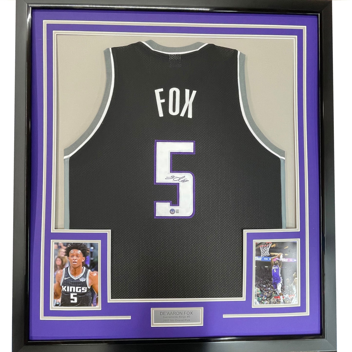 Framed Autographed/Signed De'Aaron Fox 35x39 Sacramento Black Basketball Jersey Beckett BAS COA