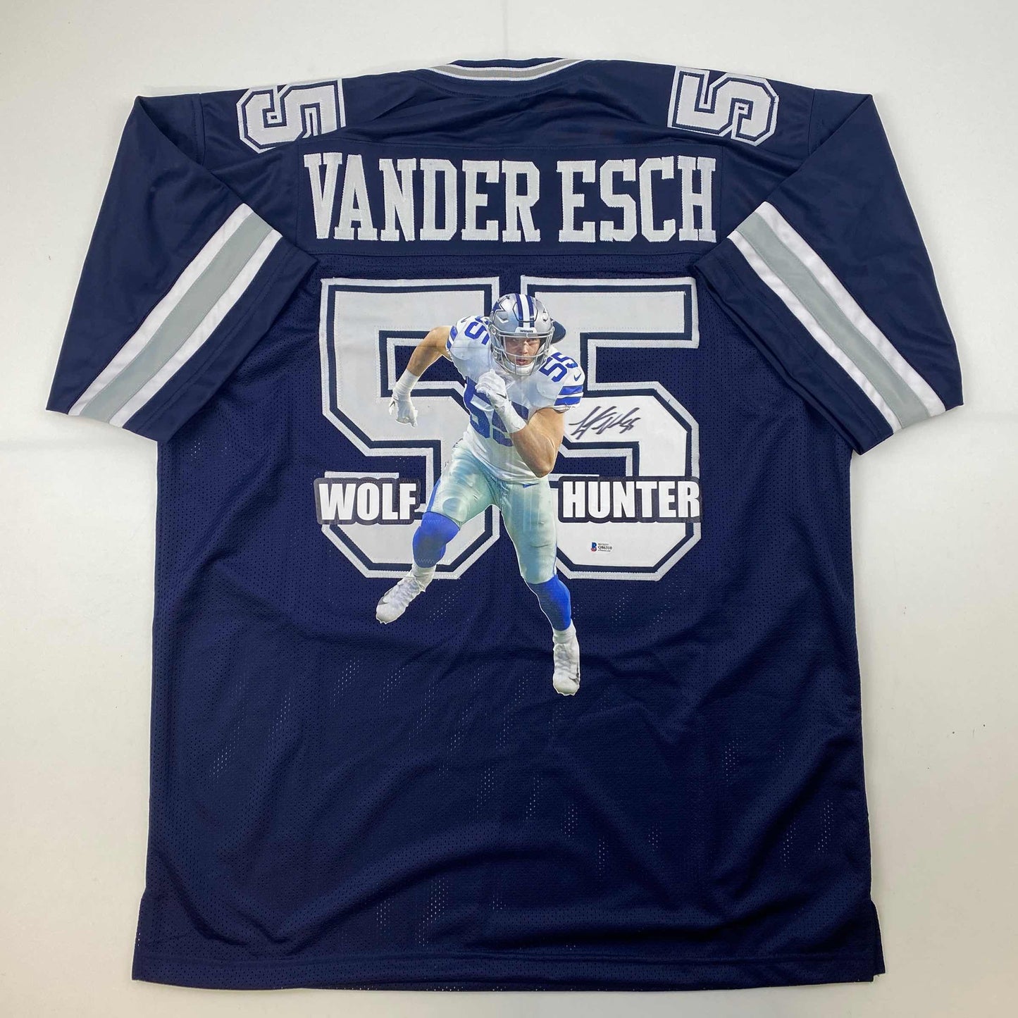 Autographed/Signed Leighton Vander Esch Dallas Blue Portrait Football Jersey Beckett BAS COA